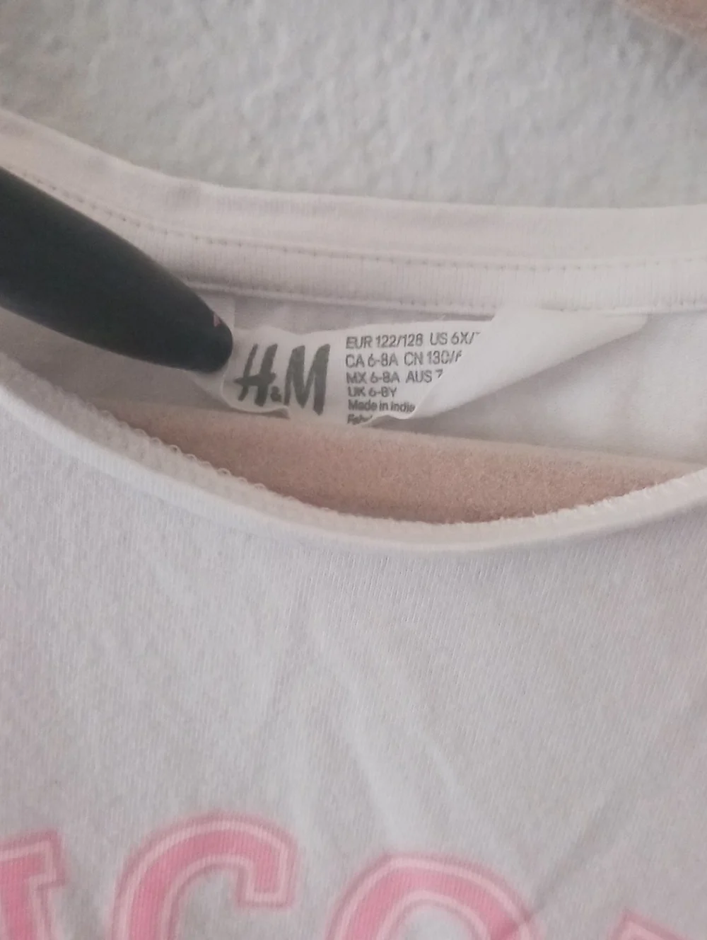 10×$13!!🔴H&M White Long-Sleeve Unicorn Graphic Tee with Pink & Gold Accents